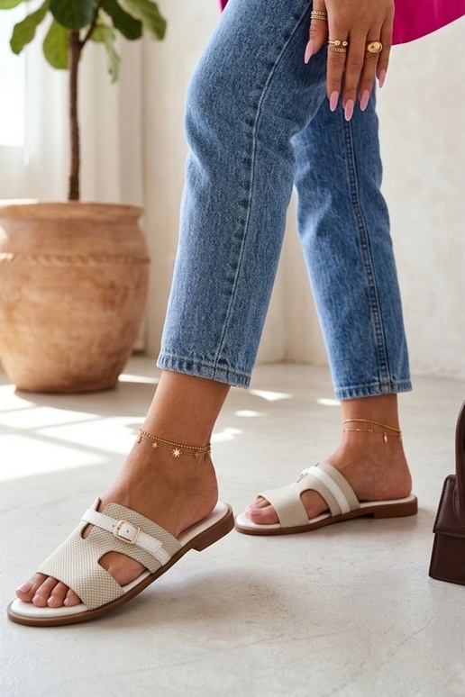 Weiße elegante Damenclogs mit Ausschnitten Tabitha