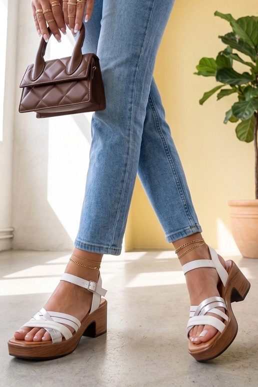 Weiße Damen-Sandalen auf einem Blockabsatz mit Riemen Dahlia