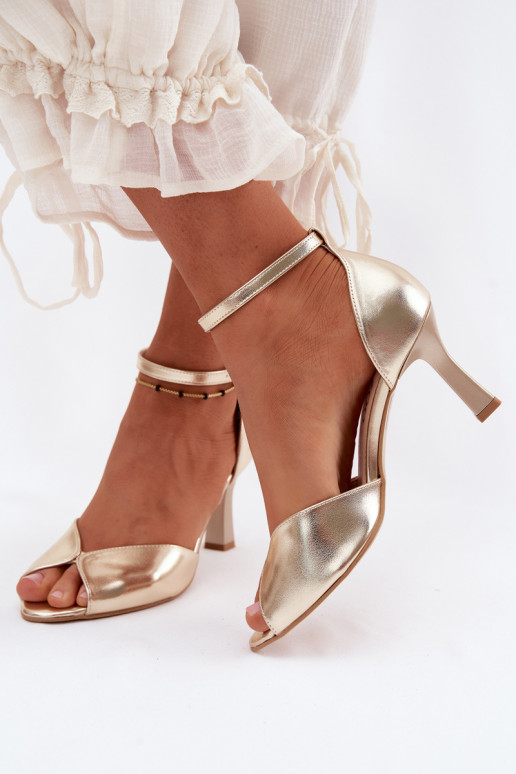 Goldene Damen Sandalen auf kleinem Absatz Zazoo 1120