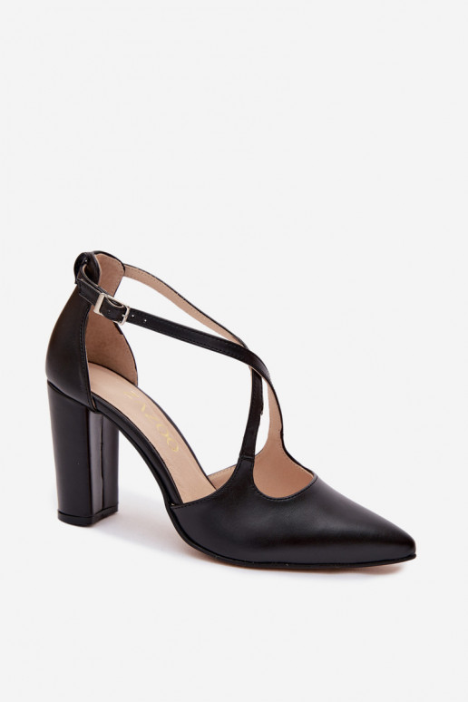 Schwarze Schuhe mit Absätzen und Riemen Zazoo 1053