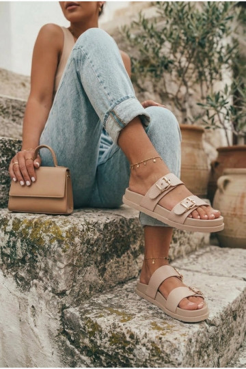 Damen Sandfarbene Slipper mit goldenen Schnallen Vilja 2