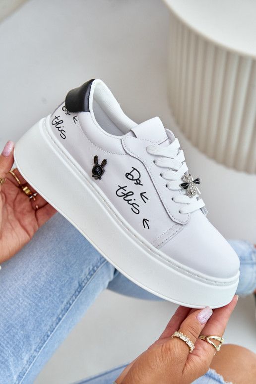 Weiße Sneakers aus Kunstleder mit Plattform und abnehmbaren Abzeichen Vinceza 89102