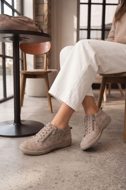 Damen Schuhe aus sandfarbenem Kunstveloursleder Brindle