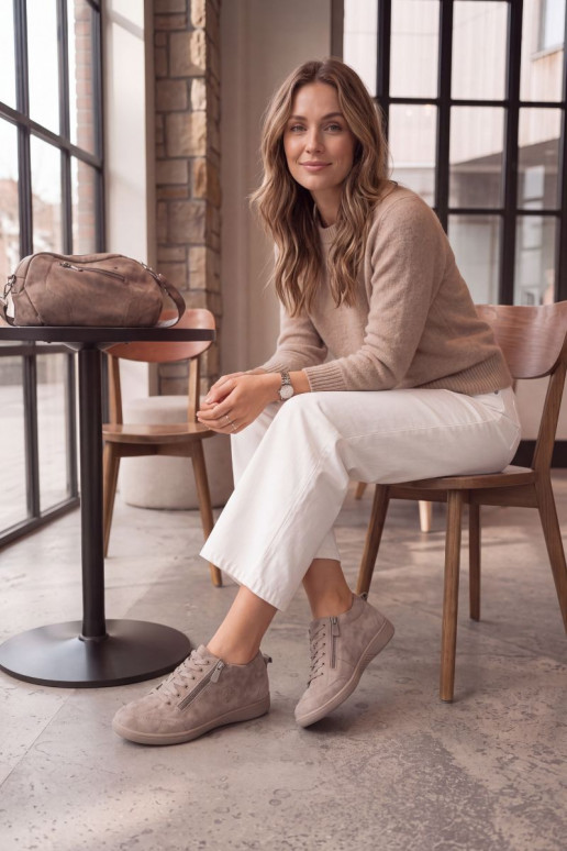 Damen Schuhe aus sandfarbenem Kunstveloursleder Brindle