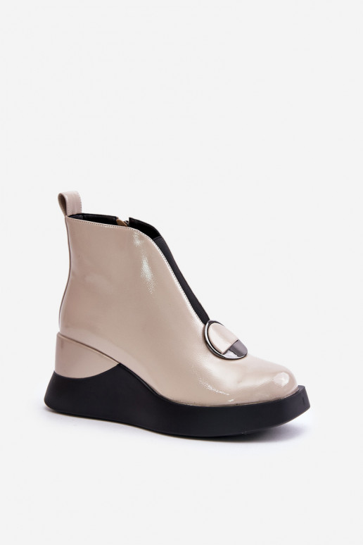 Sandfarbene Stiefeletten mit Plattform und Lackeffekt D&A MR880-136