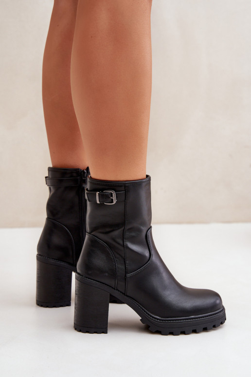 Schwarze isolierte Stiefeletten mit Absätzen und Schnallen Selavia