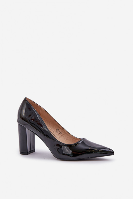 Schwarze Schuhe mit Lackeffekt auf dem Block Kilanne