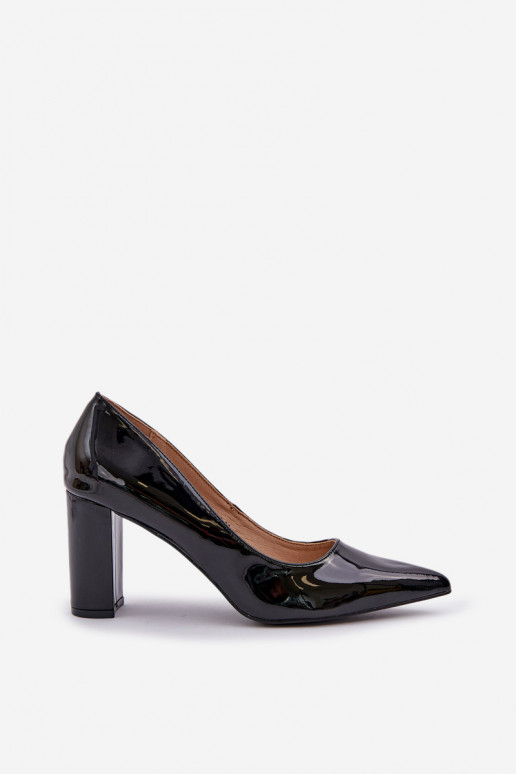 Schwarze Schuhe mit Lackeffekt auf dem Block Kilanne