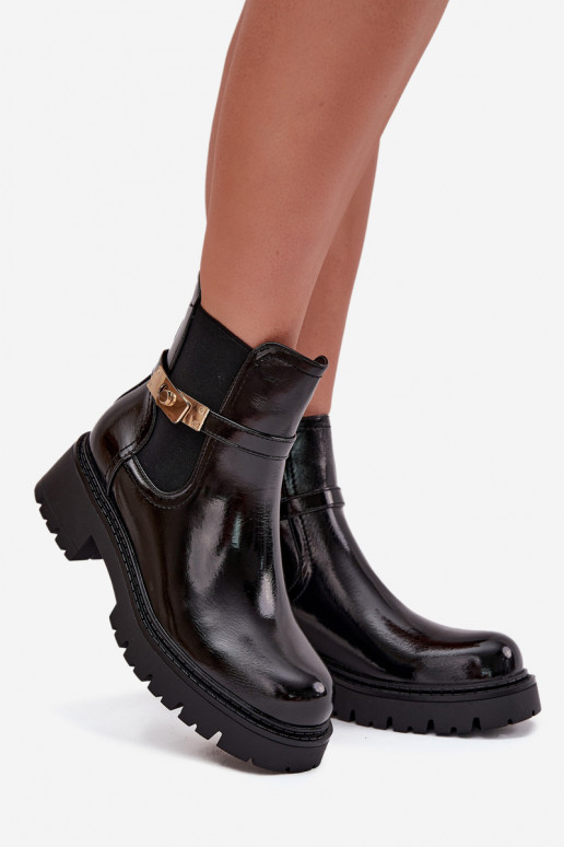 Stylische isolierte Stiefeletten mit Lackeffekt und verzierten Absätzen in Schwarz Vivessa