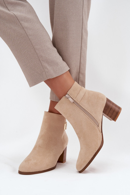 Wärmende Stiefeletten mit goldenen Details in Sandfarbe Renora