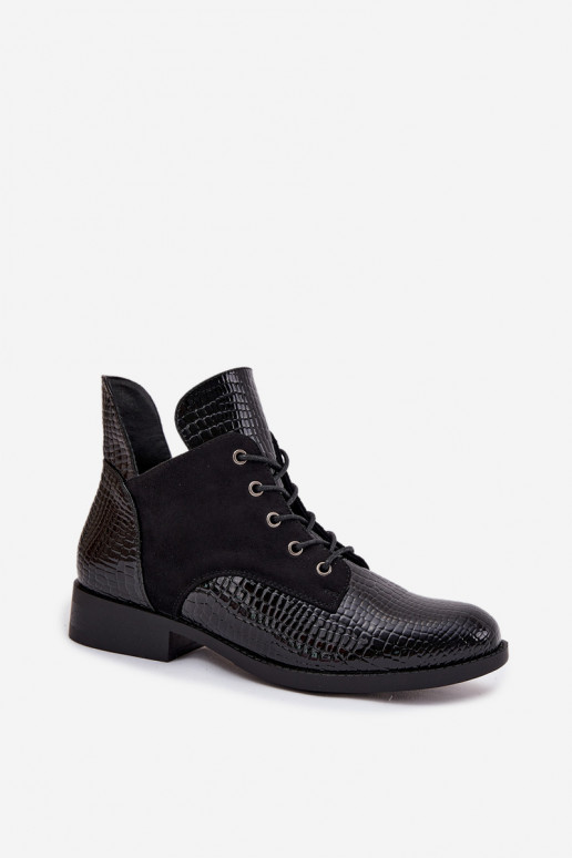 Schwarze Damen-Stiefeletten mit Lackeffekt und aufwendigen Prägungen Vinceza 16477
