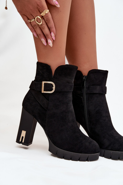 Wärmende Damen-Stiefeletten mit Schnallen, schwarz Nolivira