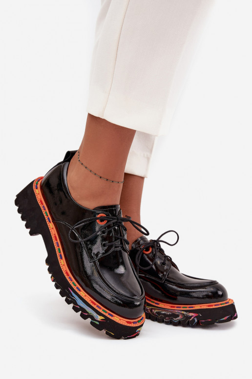 Schwarze Lederschuhe mit Lackeffekt Artiker 57C0176