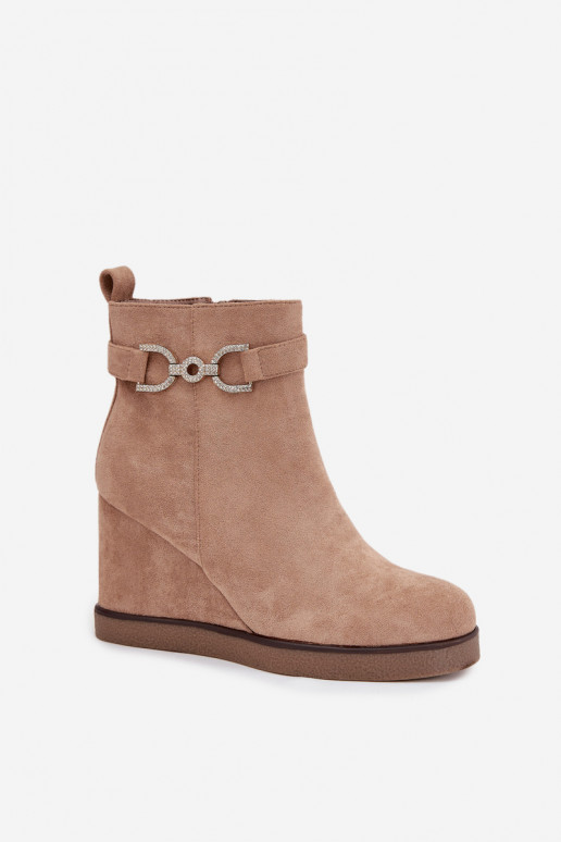 Damen-Stiefeletten auf Plateau mit dekorativen Details in sandfarbener Ausführung Turirivana