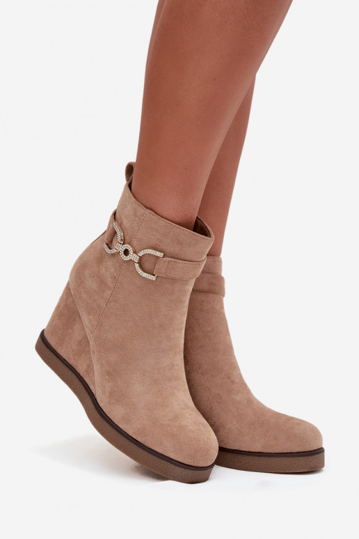 Damen-Stiefeletten auf Plateau mit dekorativen Details in sandfarbener Ausführung Turirivana