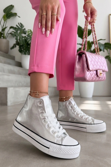 Silberne metallische Sneakers über dem Knöchel Piper 2