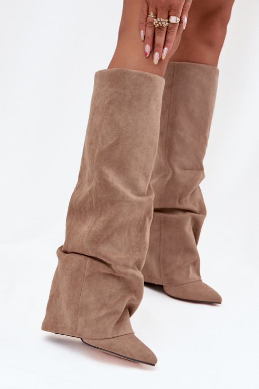 Damen Stiefel gefüttert mit Einsätzen und Absätzen aus Kunstveloursleder sandfarben Elivira