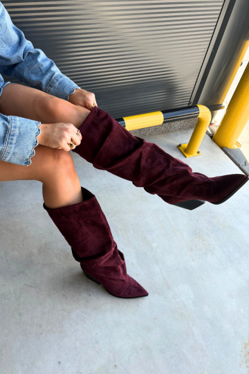 Damen Overknee-Stiefel mit gebogener Oberseite und Absätzen aus Wildleder in burgunderfarbener Durela 2