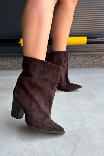 Damen Stiefeletten mit spitzem Vorderteil in Schokoladenfarbe Hileta 2
