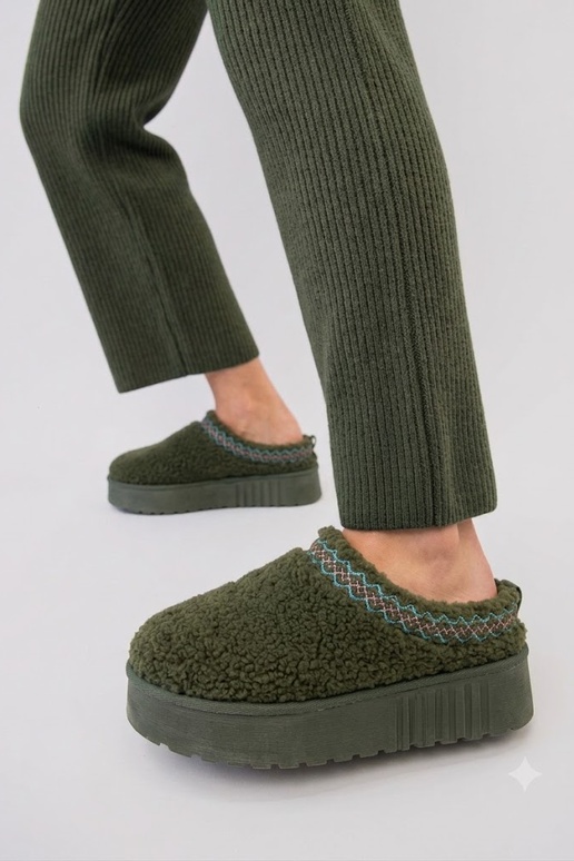 Plattformschlappen mit niedrigem Absatz und besticktem Muster Greene