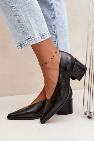 Schuhe mit spitzem Zehen und quadratischen Absätzen aus Kunstleder in schwarzer Lavisa 2