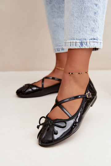 Schwarze lackierte Ballerinas mit Bändern Kokardką 2