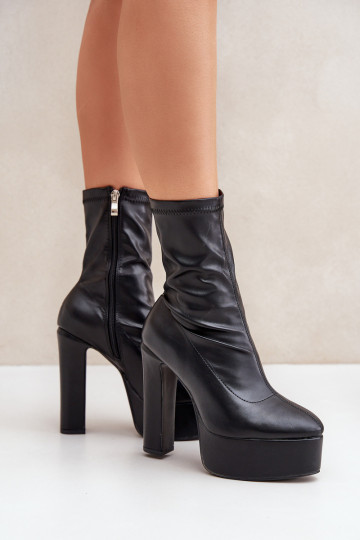 Schwarze Stiefeletten auf Absätzen und Plattform Tennira 2