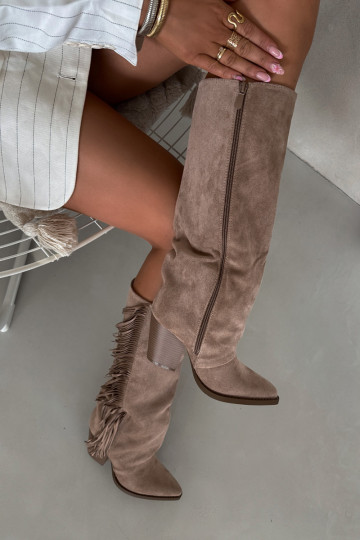 Sandfarbene kniehohe Stiefel im Cowboy-Stil mit Absatz und Fransen Tivara 2