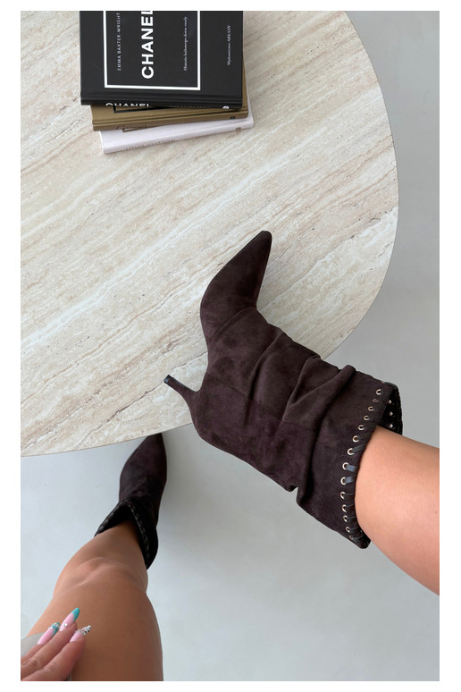 Falten ankle boots mit dünnen Absätzen in schokoladenfarbener Herella