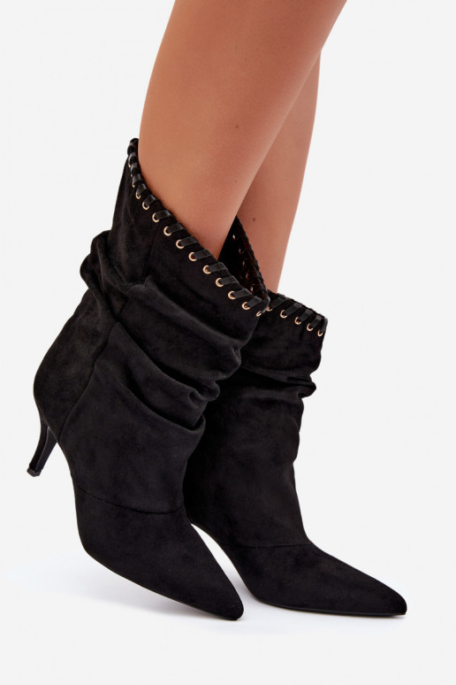 Falten ankle boots mit dünnen Absätzen in schwarzer Herella