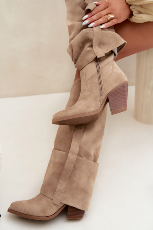 Damen Overknee-Stiefel mit Absätzen, Rüschen und Schnallen in sandfarbener Caster