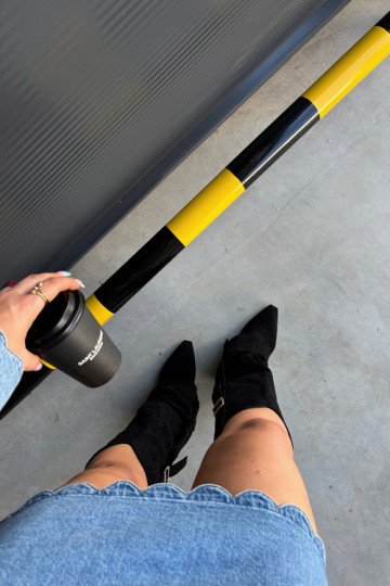 Schwarze Damenstiefel bis zum Knie mit Absätzen und Schnallen Caster 2