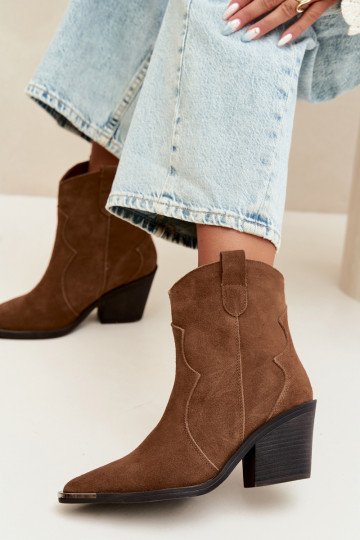 Braune Wildleder-Cowboystiefel mit Isolierung und Absätzen Pelsa