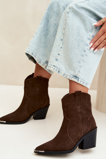 Schokoladenfarbene Wildleder-Cowboystiefel mit Isolierung und Absätzen Pelsa