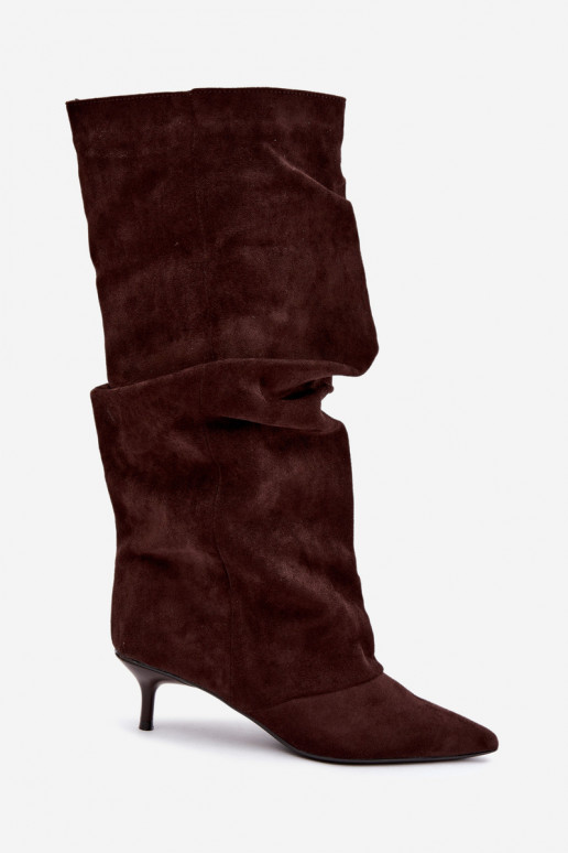 Schokoladenfarbene zerknitterte Knöchelhohe Stiefel mit Kitten-Heel aus Wildleder LoĮen