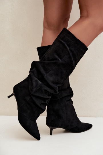Schwarze zerknitterte Knöchelhohe Stiefel mit Kitten-Heel aus Wildleder LoĮen 2