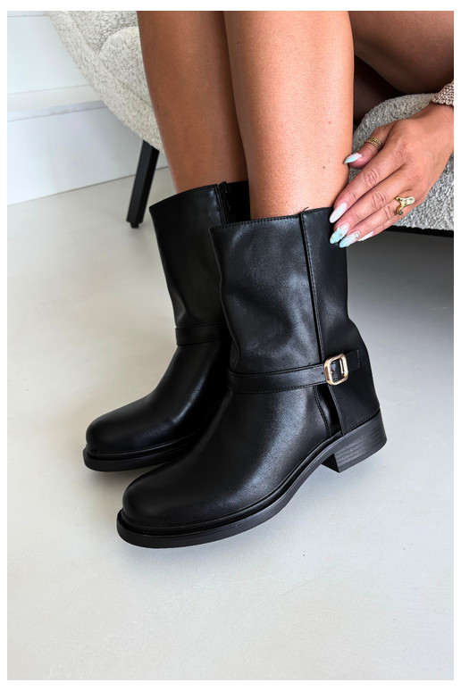 Isolierte Damen Stiefeletten mit Schnallen in schwarzer Farbe Corley