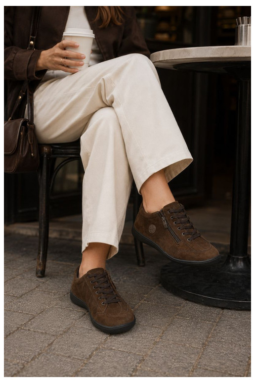 Damen Schuhe aus schokoladenfarbenem Kunstveloursleder Brindle
