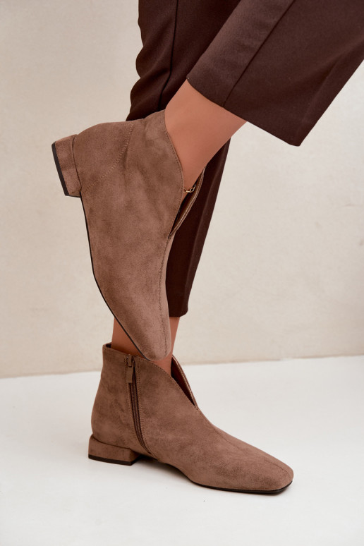 Sandfarbene niedrige Stiefeletten Cut Out mit breiten Absätzen Canella