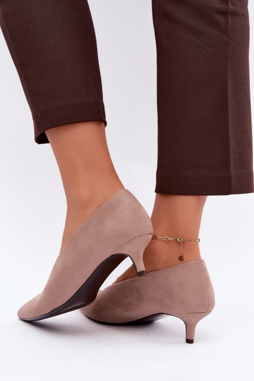 Sandfarbene Wildlederschuhe mit Kitten Heel Nuretta
