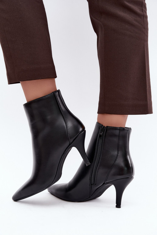 Schwarze Stiefeletten mit schmalen Absätzen und spitzen Zehen aus Kunstleder Niretta