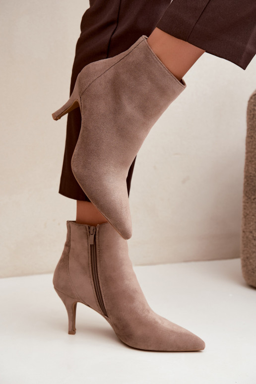 Khaki Kunstveloursleder Stiefeletten mit spitzen Absätzen Niretta
