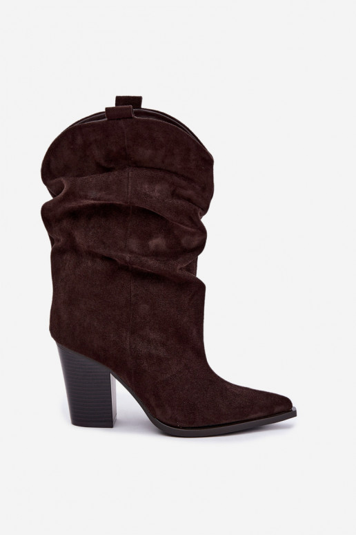 Schokoladenfarbene Veloursleder Stiefeletten mit Rüschen am Absatz Inela