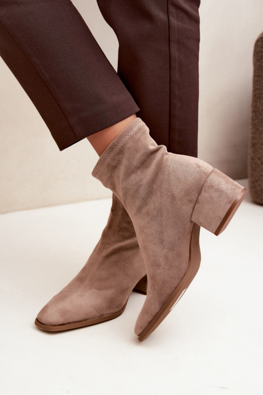Damen Stiefeletten mit Absatz Typ Klocek in Khakifarbe Rosley