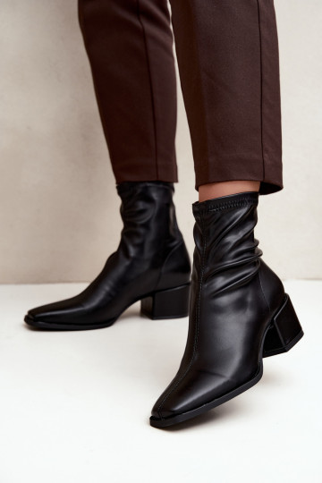Damen Stiefeletten mit Absatz Typ Klocek aus Kunstleder in schwarzer Farbe Rosley