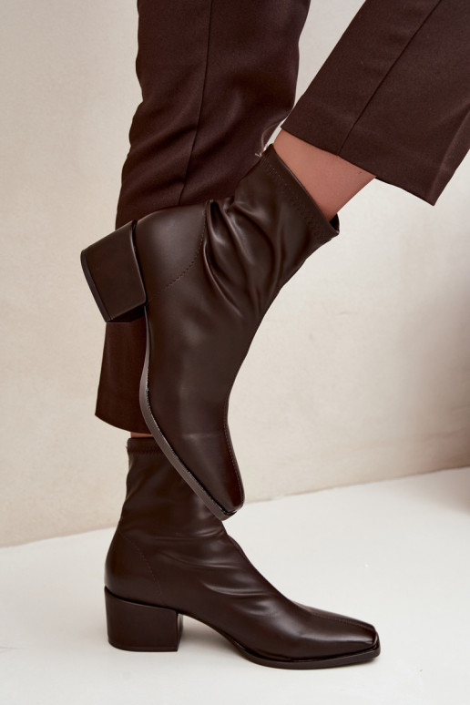 Damen Stiefeletten mit Absatz Typ Klocek aus Kunstleder in Schokoladenfarbe Rosley