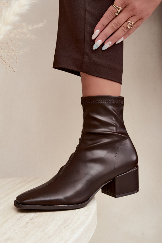Damen Stiefeletten mit Absatz Typ Klocek aus Kunstleder in Schokoladenfarbe Rosley