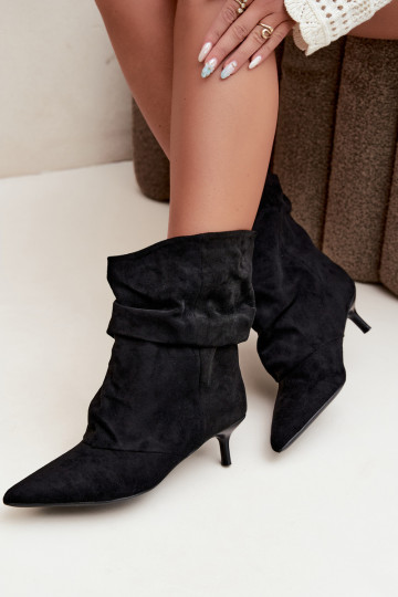 slouchy Stiefeletten mit Absatz in schwarzer Farbe Farren 2