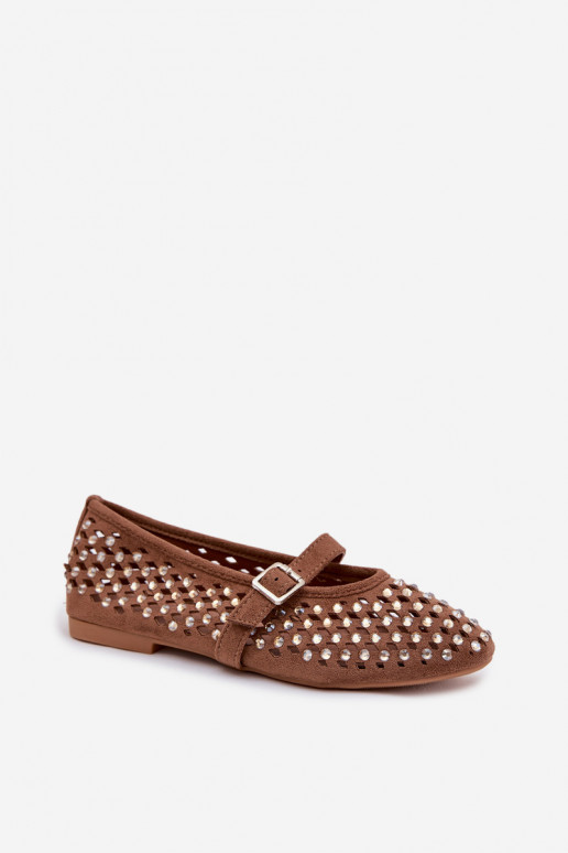 Braune Damen-Ballerinas mit Ausschnitt-Elementen und glänzenden Details Nilvessa