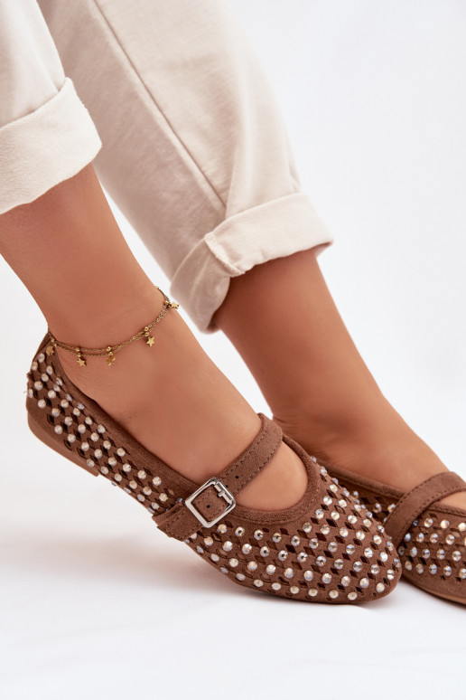 Braune Damen-Ballerinas mit Ausschnitt-Elementen und glänzenden Details Nilvessa